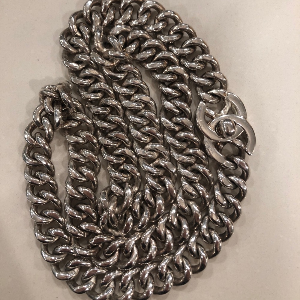 SOLD Chanel vintage turnlock chain belt necklace - Picture 5 of 8